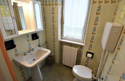 Vesta Apartment | Cosy apartment for 12 guests with WIFI, TV, terrace, pets allowed and parking