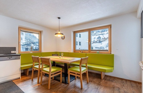 Kappl Apartment | Cosy apartment for 15 people with WIFI, TV and terrace
