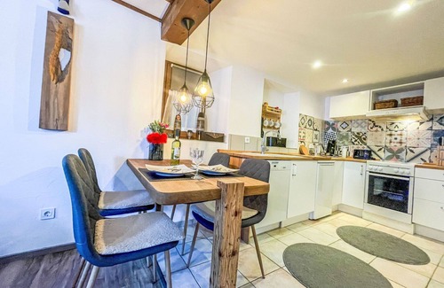 Eisenbach Apartment | Cosy apartment for 2 people with WIFI, TV, patio and pets allowed