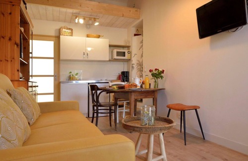 Piriac-sur-Mer Apartment | Cosy apartment for 2 guests with WIFI, TV and patio