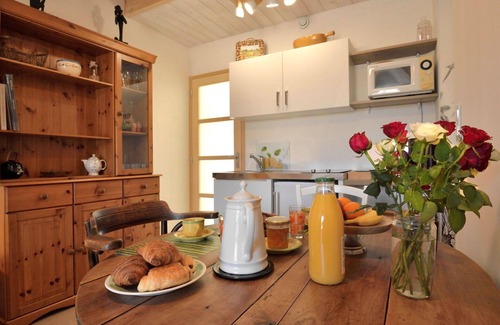Piriac-sur-Mer Apartment | Cosy apartment for 2 guests with WIFI, TV and patio