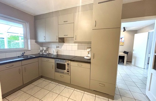 Oostkapelle Apartment | Cosy apartment for 20 people with WIFI, TV and terrace