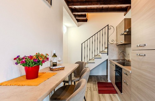 Azzano Apartment | Cosy apartment for 3 people with A/C, WIFI and TV