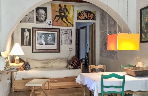 Strongoli Apartment | Cosy apartment for 3 people with WIFI, balcony and pets allowed