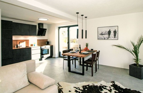 Axams Apartment | Cosy apartment for 3 people with WIFI, TV and terrace
