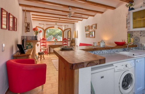 Jesus Pobre Apartment | Cosy apartment for 3 people with pool, WIFI, TV and terrace