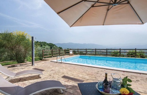 Fornole Apartment | Cosy apartment for 3 people with pool, A/C, WIFI, TV, panoramic view and parking