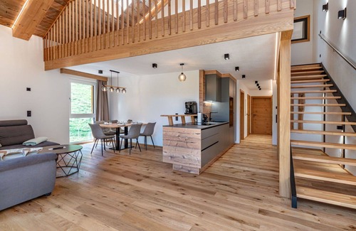 Solk Apartment | Cosy apartment for 4 guests with hot tub, WIFI, TV, patio and parking