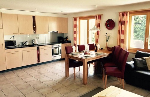 Adelboden Apartment | Cosy apartment for 4 people with WIFI, TV and balcony