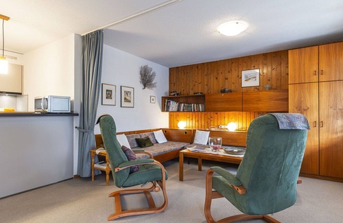 Champery Apartment | Cosy apartment for 4 people with WIFI, TV, balcony and panoramic view