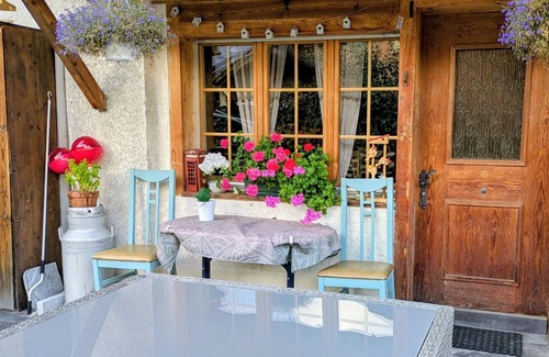 Frutigen Apartment | Cosy apartment for 4 guests with TV
