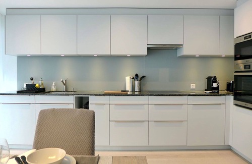 Martisberg Apartment | Cosy apartment for 4 guests with WIFI, TV, balcony and panoramic view
