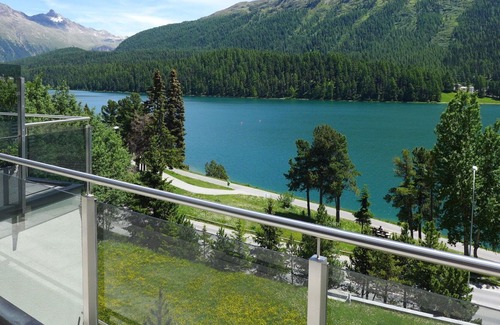 St. Moritz Apartment | Cosy apartment for 4 people with WIFI, TV, terrace and parking