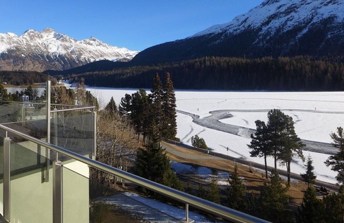 St. Moritz Apartment | Cosy apartment for 4 people with WIFI, TV, terrace and parking