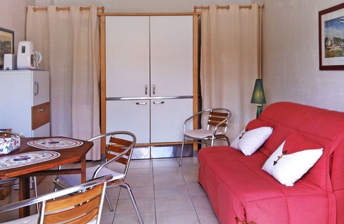 Lancieux Apartment | Cosy apartment for 4 guests with WIFI, TV, terrace and pets allowed