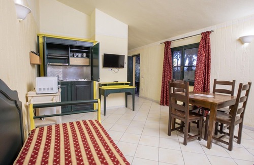 Arborea Apartment | Cosy apartment for 4 guests with pool, WIFI, A/C, TV and pets allowed
