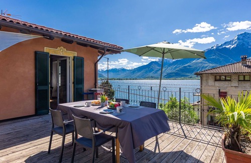 Aurogna Apartment | Cosy apartment for 4 guests with WIFI, A/C, TV and patio