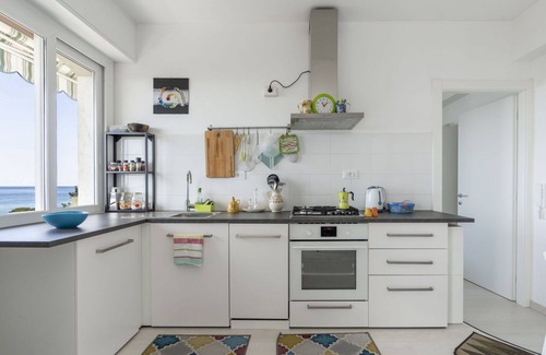 Bussana Apartment | Cosy apartment for 4 guests with A/C, WIFI and balcony