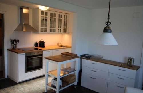 Schoenried Apartment | Cosy apartment for 4 guests with WIFI, TV, balcony and pets allowed