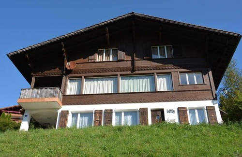 Schoenried Apartment | Cosy apartment for 4 guests with WIFI, TV, balcony and pets allowed
