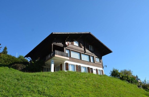 Schoenried Apartment | Cosy apartment for 4 guests with WIFI, TV, balcony and pets allowed