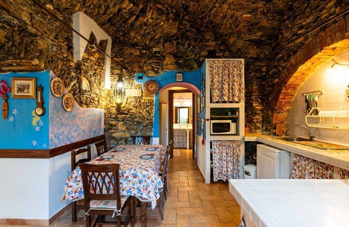 Andora Apartment | Cosy apartment for 4 guests with WIFI, TV, patio and pets allowed