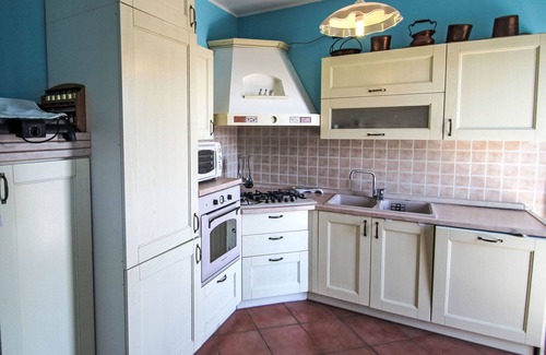 Premeno Apartment | Cosy apartment for 4 guests with TV, balcony and pets allowed