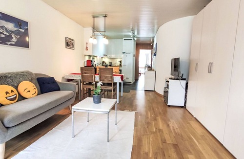Davos-Dorf Apartment | Cosy apartment for 4 guests with WIFI, TV and balcony