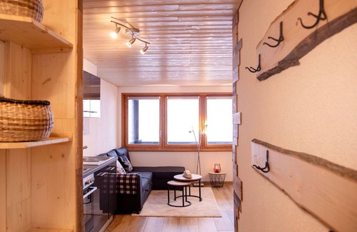 Barboleusaz Apartment | Cosy apartment for 4 guests with WIFI, TV and balcony