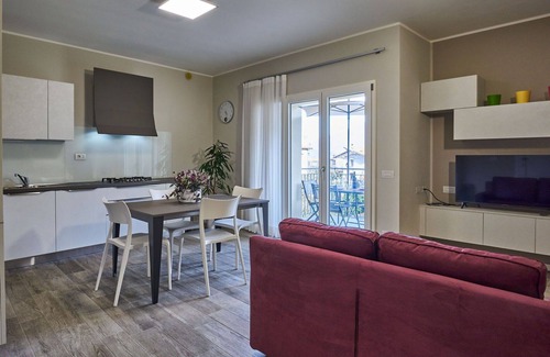 Dongo Apartment | Cosy apartment for 4 guests with WIFI, TV, balcony and parking