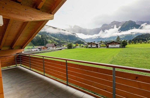 Lenk Apartment | Cosy apartment for 4 guests with WIFI and balcony