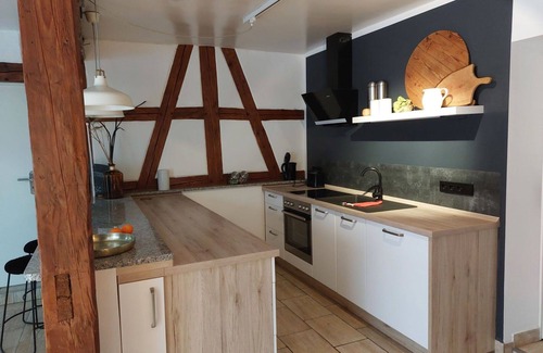 Suhl Apartment | Cosy apartment for 4 guests with WIFI, TV, patio and pets allowed