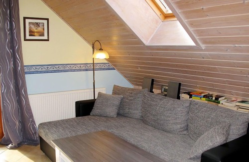 Juliusruh Apartment | Cosy apartment for 4 guests with WIFI, TV, balcony, pets allowed and parking