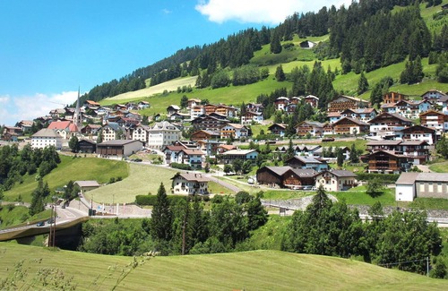 Santa Cristina Val Gardena Apartment | Cosy apartment for 4 guests with WIFI, TV, patio and parking