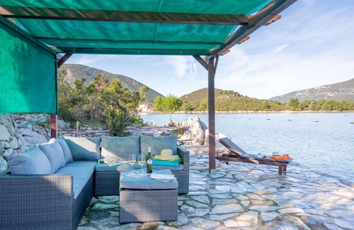 Mali Ston Apartment | Cosy apartment for 4 people with WIFI, hot tub, A/C, TV, terrace and parking