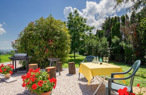 Cserszegtomaj Apartment | Cosy apartment for 4 guests with WIFI, A/C, TV and terrace