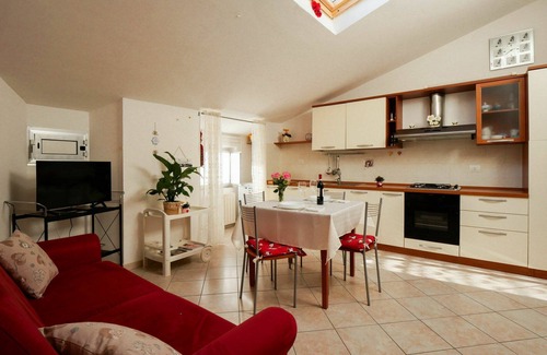 Follonica Apartment | Cosy apartment for 4 guests with WIFI, A/C, TV, pets allowed and parking