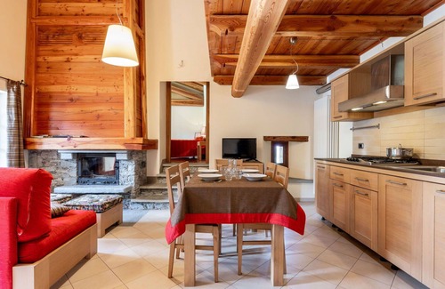 Sampeyre Apartment | Cosy apartment for 4 guests with pool, WIFI, TV and terrace