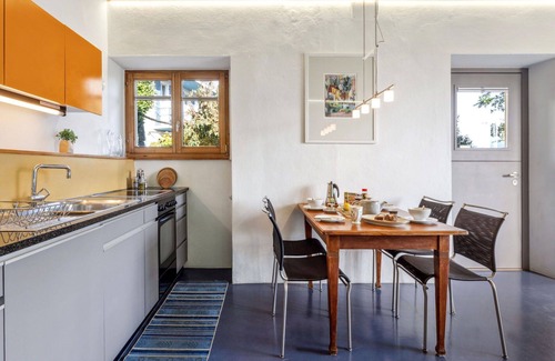 Muralto Apartment | Cosy apartment for 4 people with WIFI, balcony and parking