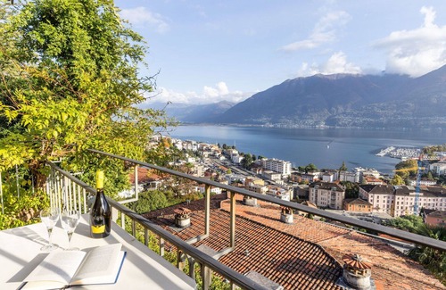 Muralto Apartment | Cosy apartment for 4 people with WIFI, balcony and parking
