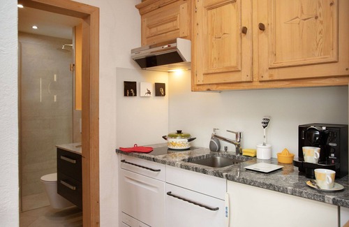 Falera Apartment | Cosy apartment for 4 people with WIFI, pool, TV, patio, pets allowed and panoramic view
