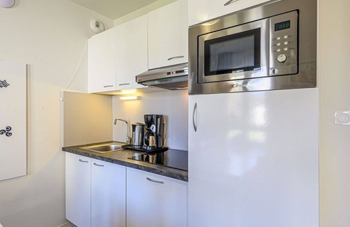 Baden Apartment | Cosy apartment for 4 people with WIFI, pool, TV and balcony