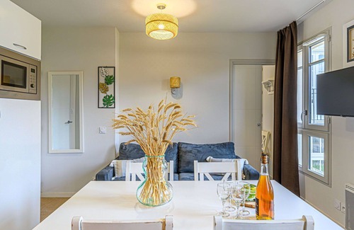 Baden Apartment | Cosy apartment for 4 people with WIFI, pool, TV and balcony