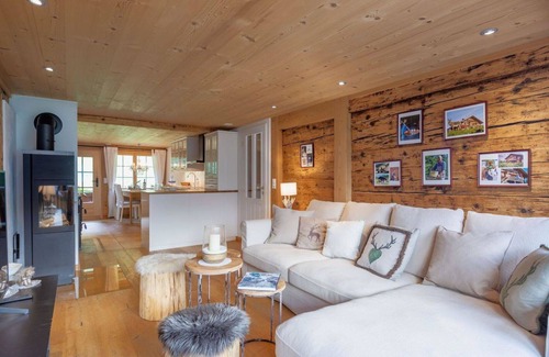 Lenk Apartment | Cosy apartment for 4 people with WIFI, TV, balcony and pets allowed