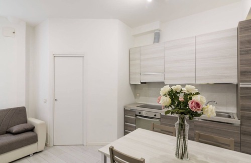 Garbatella Apartment | Cosy apartment for 4 people with A/C, WIFI and TV