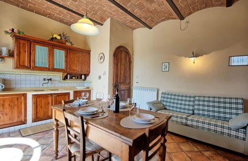 Tavarnelle Val di Pesa Apartment | Cosy apartment for 4 people with WIFI, A/C, pool and panoramic view, close to Greve In Chianti