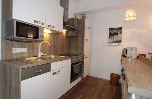 Zillertal Apartment | Cosy apartment for 5 people with WIFI, TV, terrace and pets allowed