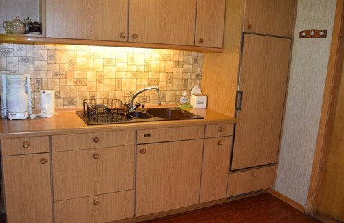 Lenk Apartment | Cosy apartment for 5 people with TV, balcony, pets allowed and parking