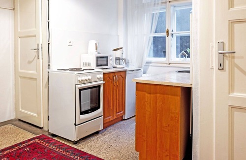 Jachymov Apartment | Cosy apartment for 5 guests with WIFI, TV, pets allowed and parking