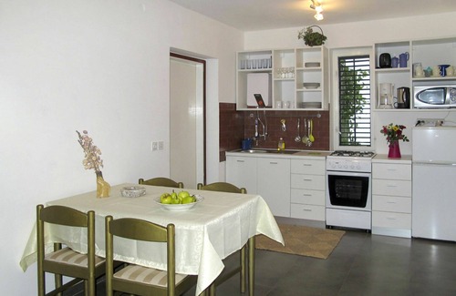 Mosenice Apartment | Cosy apartment for 5 guests with A/C, WIFI, TV and terrace